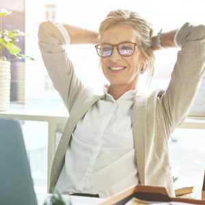 Hacemos la vida más fácil a los emprendedores Chilenas. Olvídate de procesos administrativos que dificultan el crecimiento de tu negocio.